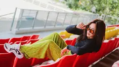 Kekasih dari Rizky Febian, Mahalini Raharja sudah mencuri perhatian para netizen sejak kemunculannya di ajang pencarian bakat. Punya paras menawan, penyanyi yang sudah tekun les vokal sejak kecil ini akhirnya bisa masuk dalam posisi lima besar. Kini ia pun sudah memiliki banyak penggemar dan banyak mengisi berbagai acara di panggung maupun layar kaca.  (Liputan6.com/IG/@mahaliniraharja)
