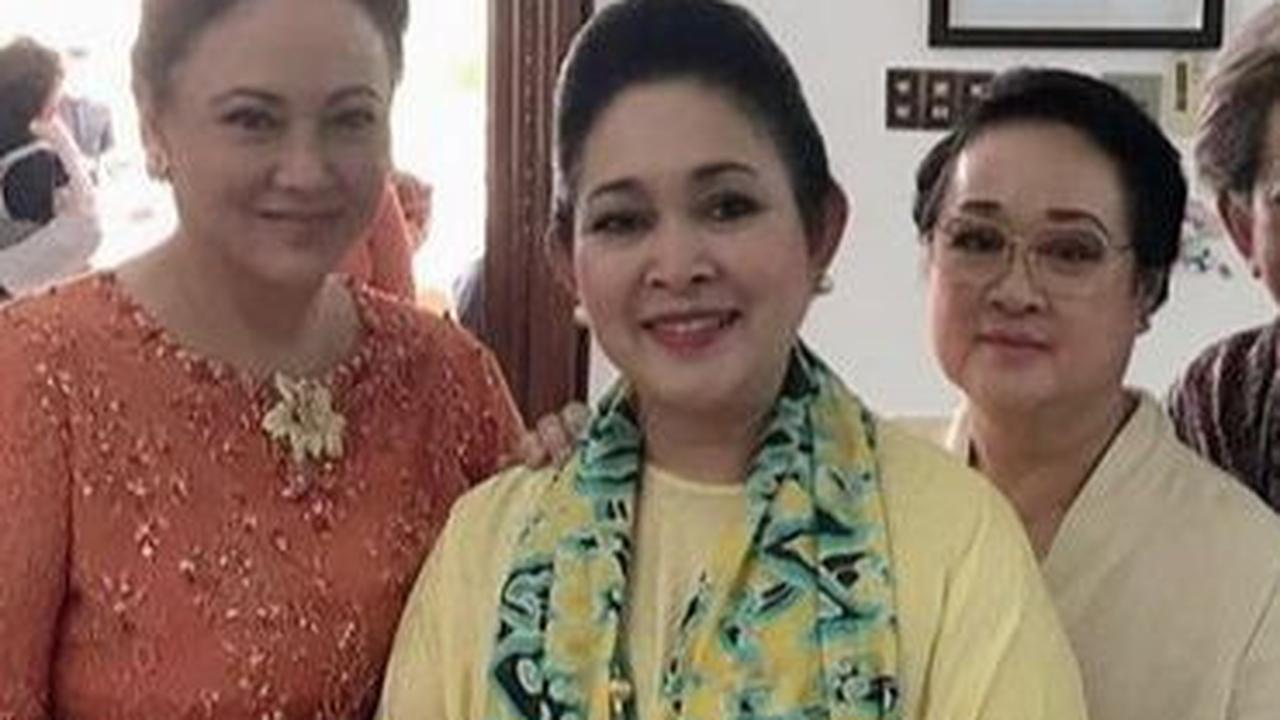 Cantik Pakai Kebaya