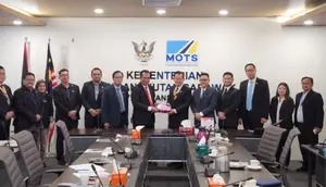 Indonesia-Malaysia Sepakat Buka Rute Bus Kuching-Putussibau