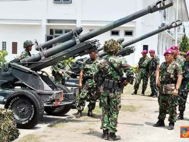Citizen6, Semarang: Dalam Latihan Gabungan TNI tahun 2012 ini, Pasmar-1 melibatkan 880 prajurit dan material tempur Korps Marinir. Hadir dalam acara tersebut para Dansatlak Pasmar-1. (Pengirim: Roby Eka S)