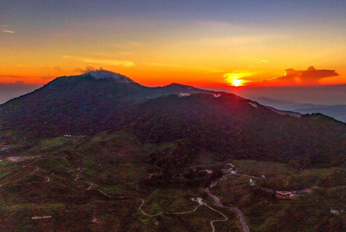 FOTO: Pesona Alam Puncak Masih Menjadi Tujuan Favorit Warga Saat Libur Panjang