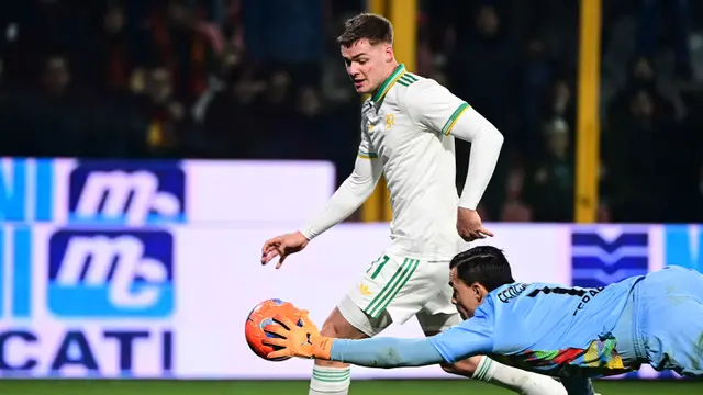 Foto: 3 Kali Bobol Gawang Emil Audero, AS Roma Bertengger di Puncak Klasemen Liga Italia