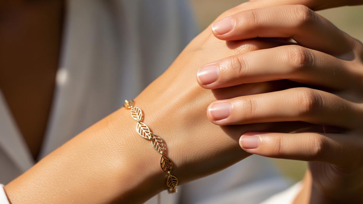 10 Model Gelang Emas Daun Terbaru 2026 yang Elegan, Modern, dan Jadi Favorit