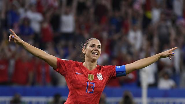 Pesona Alex Morgan, Pesepak Bola Cantik Timnas Amerika Serikat