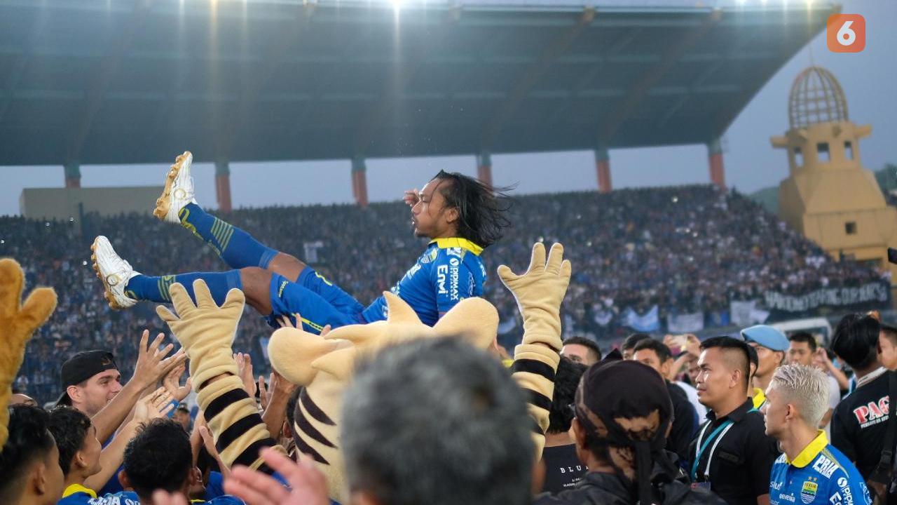 Perpisahan Hariono dengan Persib di Stadion Si Jalak Harupat, Kabupaten Bandung, Minggu (22/12/2019).