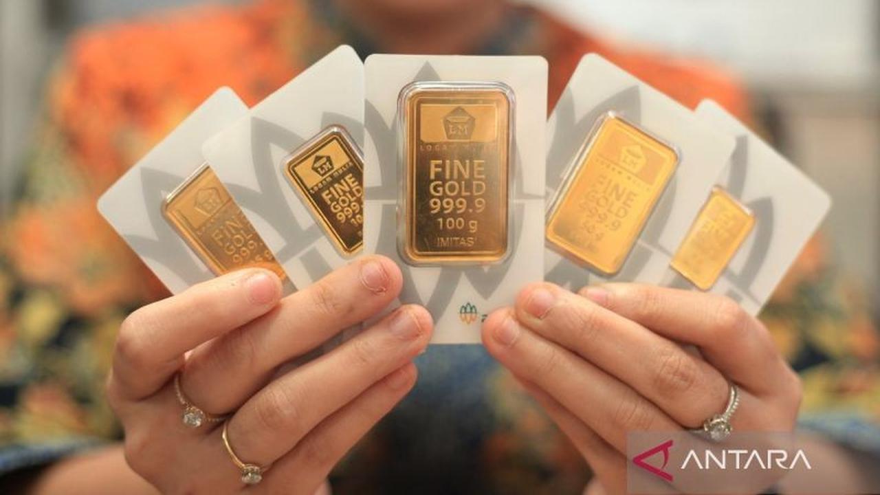 Harga Emas Antam Anjlok Rp57.000 Hari Ini, Sentuh Rp2,428 Juta/Gram: Apa Implikasinya?