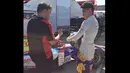 Pebalap Trident asal Indonesia, Philo Paz Armand, bersiap jelang Sprint Race GP2 Spanyol di Sirkuit Catalunya, Spanyol, Minggu (15/5/2016). (Bola.com/Twitter/PhiloPazArmand)