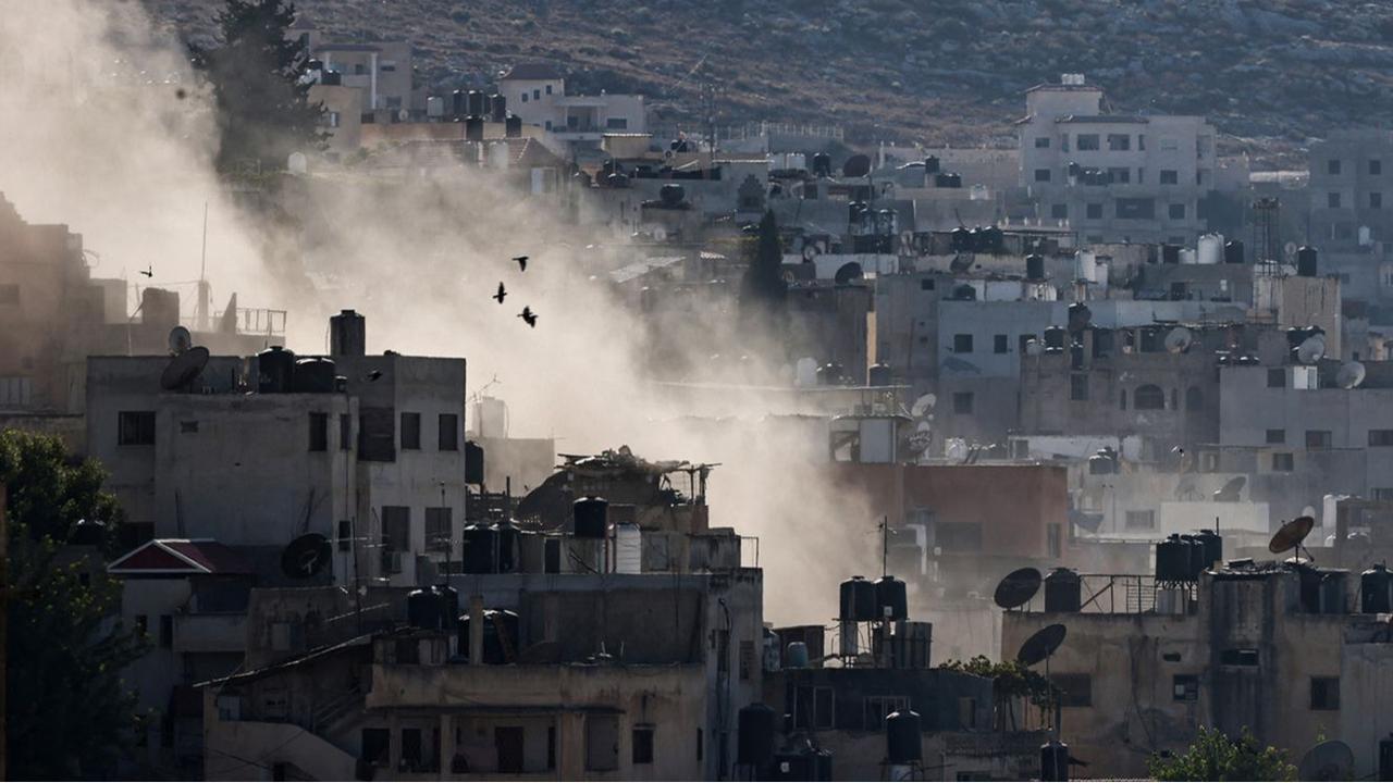 Cabut dari Gaza, Pasukan Israel Serang Kota Jenin di Tepi Barat dan Bunuh Sejumlah Warga Palestina