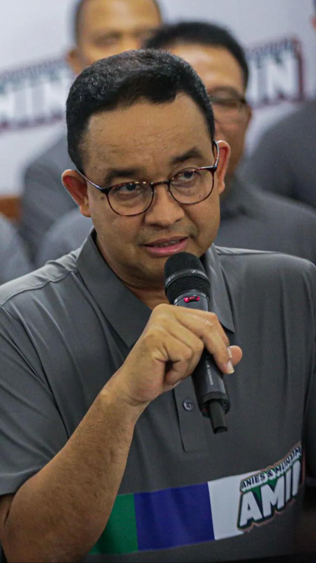 "Insyaallah atas izin Allah Timnas AMIN ini Insya Allah bisa dimenangkan dan perjuangan untuk perubahan di negeri ini," kata Anies di Jalan Diponegoro 10, Selasa, (14/11/2023). <br>