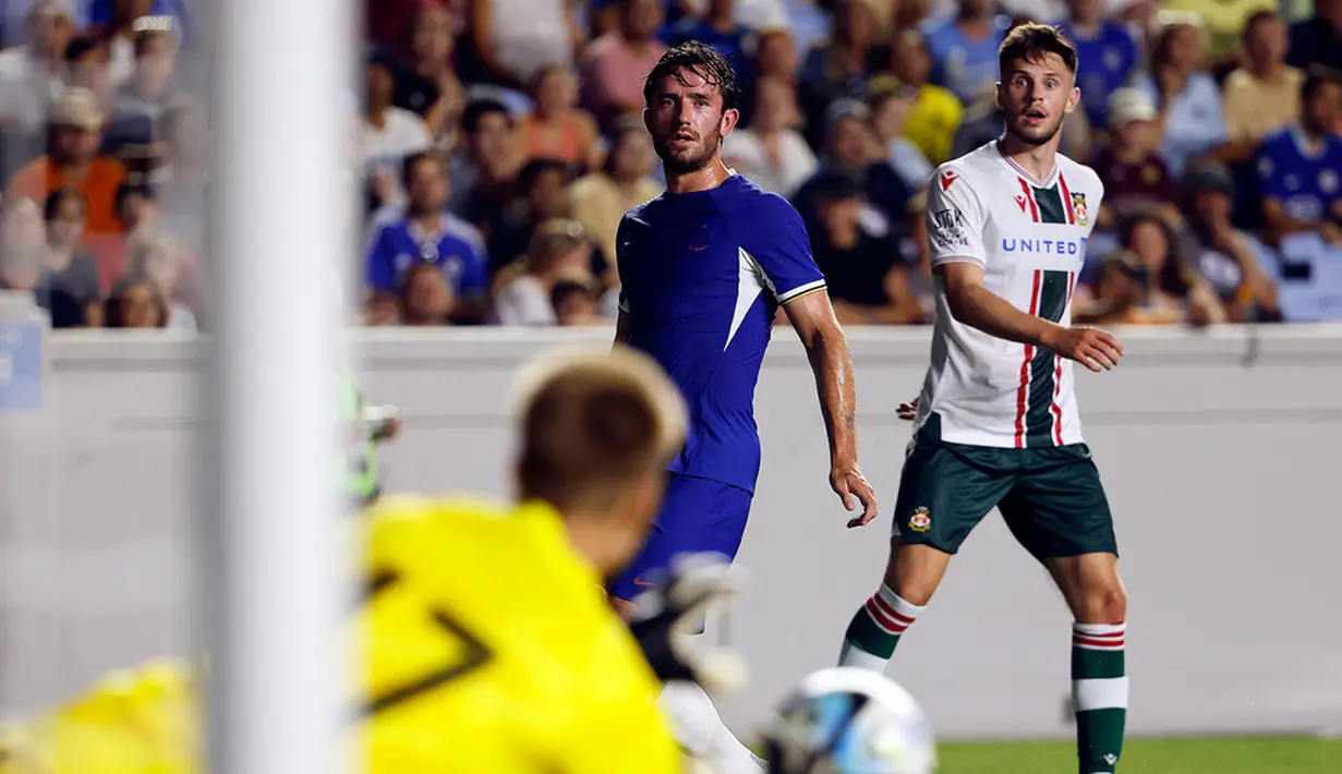 Gol ketiga baru tercipta pada menit ke-80 lewat sepakan luar kotak penalti dari Connor Gallagher. Selanjutnya Christopher Nkunku mencatatkan namanya pada papan skor setelah mencetak gol keempat pada menit ke-90. (AP Photo/Karl B DeBlaker)