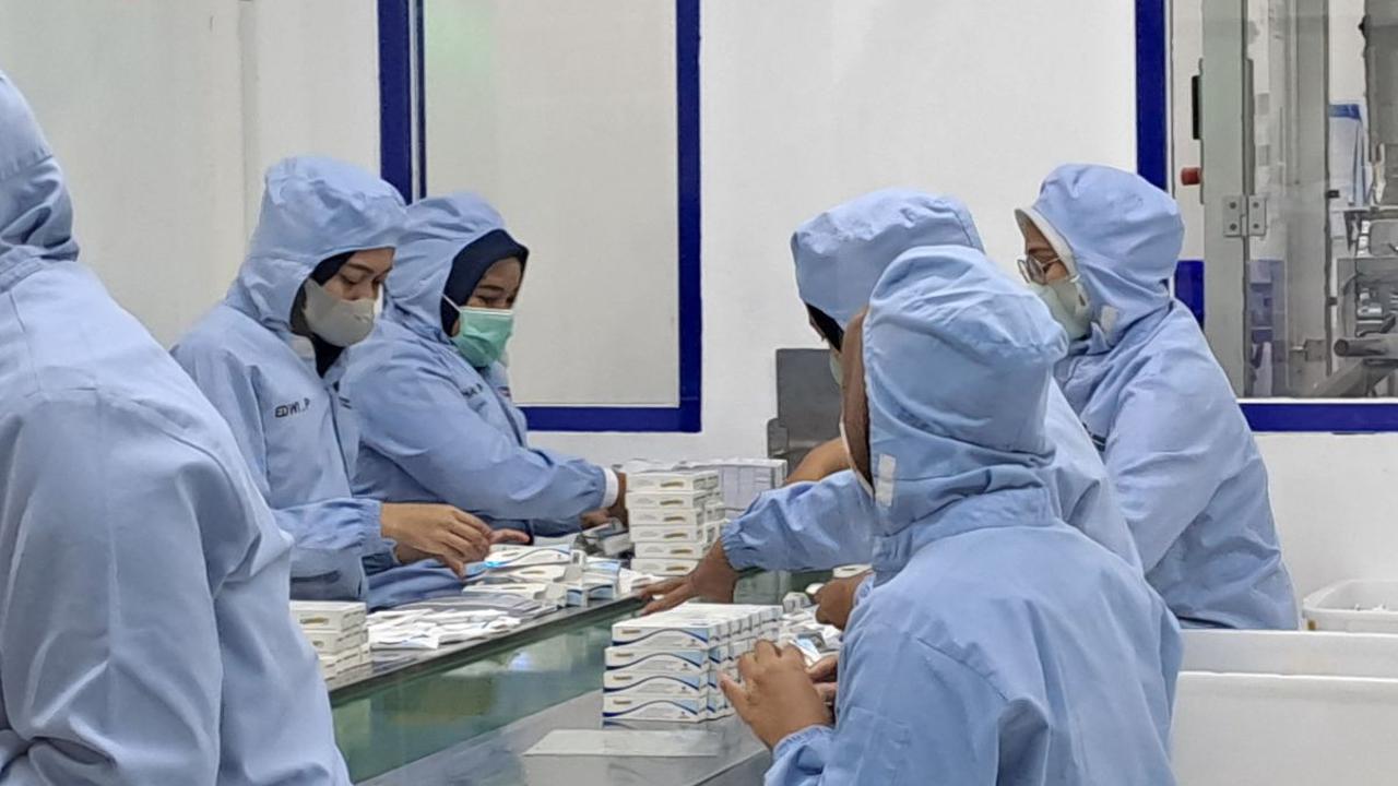 Dia menerangkan industri ini memberikan nilai tambah yang sangat besar bagi komoditas dan bahan baku yang tersedia di dalam negeri. Bahkan kesempatan kerja serta transfer keterampilan dan teknologi juga terbuka.&nbsp;