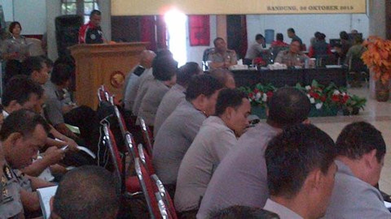 Ratusan pengojek pangkalan datangi Polrestabes Bandung bahas GO-JEK
