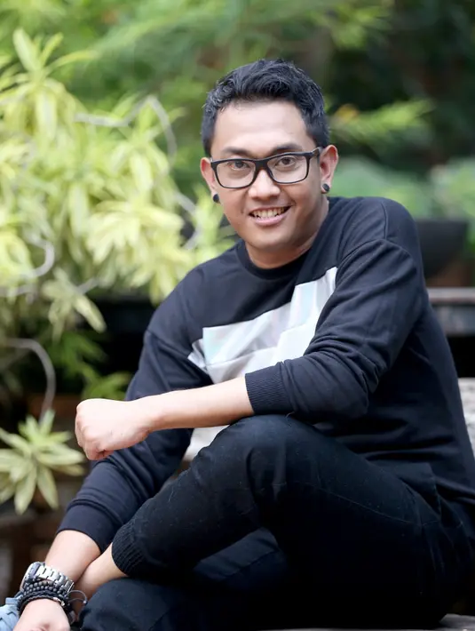 Dengan scene-scene cantik, video klip ini juga akan menonjolkan nilai-nilai budaya Indonesia. Akan banyak nuansa-nuansa etnik yang bakal diperlihatkan sebagai wujud promosi Indonesia ke mancanegara. (Andy Masela/Bintang.com)