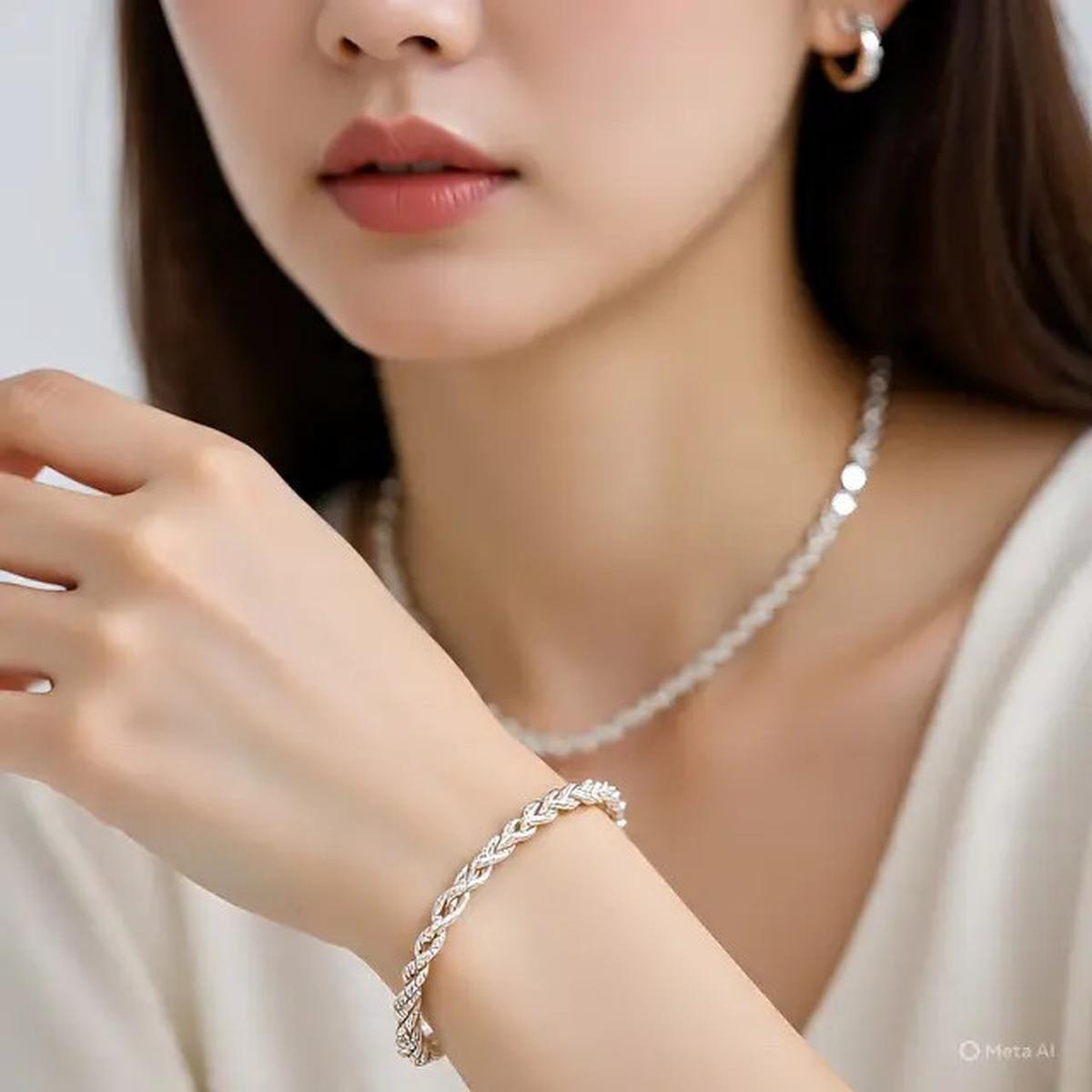 6 Panduan Nilai Jual Kalung Emas Putih di Pasaran untuk Investasi Aman
