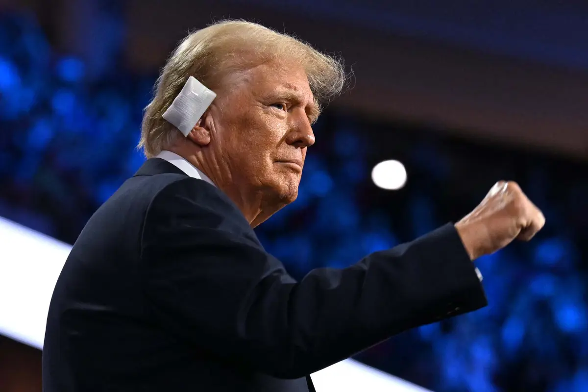 Perban Telinga, Tren Baru Pendukung Donald Trump