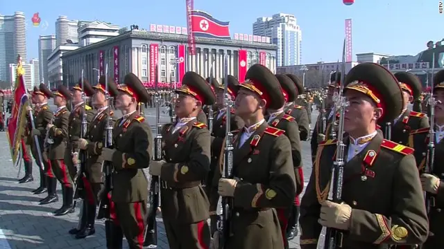 Parade militer Korea Utara di Pyongyang, sehari jelang pembukaan Olimpiade Musim Dingin PyeongChang 2018 (KCNA)