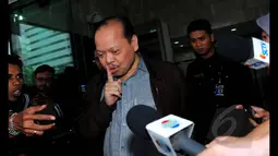 Sutan Bhatoegana diperiksa sebagai saksi atas tersangka mantan Sekjen Kementerian ESDM Waryono Karno, yang diduga terlibat kasus suap atau gratifikasi di Kementerian ESDM, Jakarta, Selasa (20/1/2015). (Liputan6.com/Faisal R Syam)