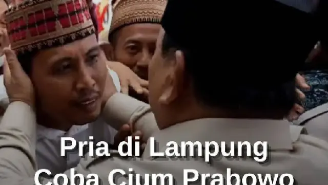 Kejutan Pria Berpeci Coba Peluk & Cium Prabowo di Lampung, Dicegah Paspampres