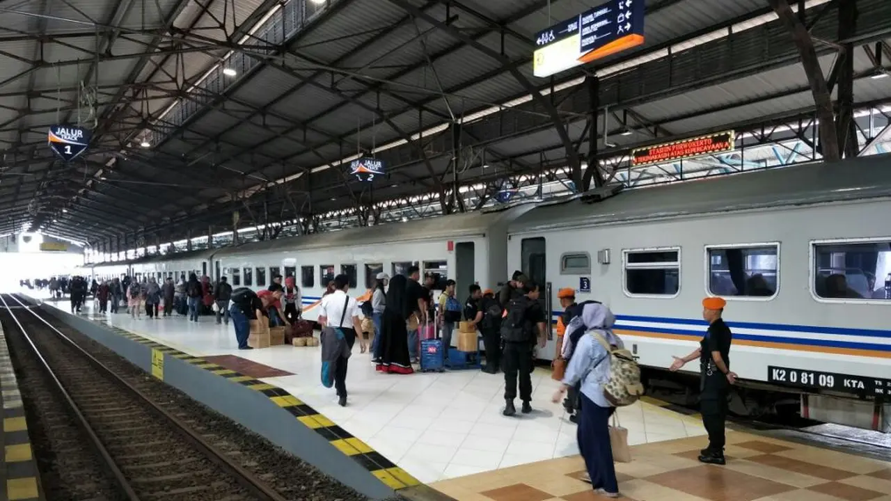 Suasana di Stasiun Besar Purwokerto. (Foto: Liputan6.com/Muhamad Ridlo)