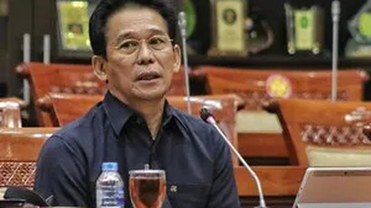 Dewan Pengawas Komisi Pemberantasan Korupsi (Dewas KPK) mendalami aktivitas para pimpinan lembaga antirasuah saat penggeledahan di Kementerian Energi Sumber Daya Mineral (ESDM) pada 27 Maret 2023.