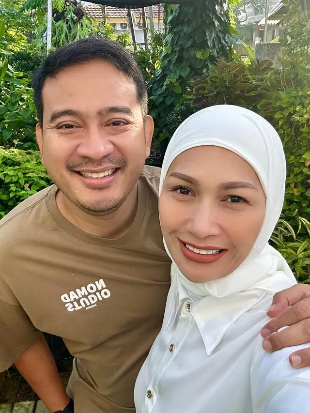 6 Potret Tata Janeeta yang Kerap Tampil Berhijab Usai Lebaran, Banjir Dukungan