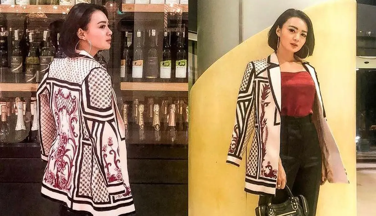 Inspirasi look formal yang kece, padukan blazer bermotif dengan blouse dan celana polos. Modis! (Instagram/wikasalim).