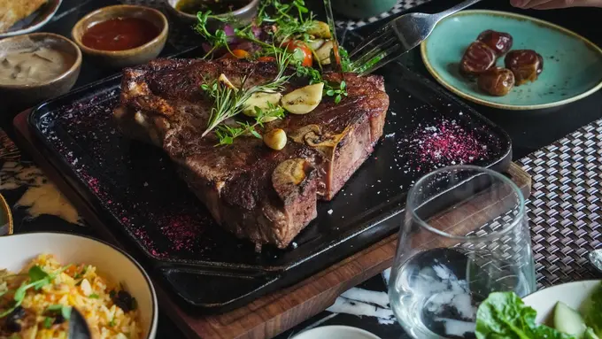 Bersiap Buka Puasa Ramadan 2024, Cut & Grill Sediakan Family Platter dengan Hidangan Bergaya Arabian