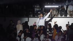 El Rumi menghibur penonton saat acara Axis Nation Cup 2024 di Indonesia Arena, Jakarta, Sabtu (16/11/2024). (Bola.com/M Iqbal Ichsan)