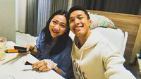 Jonatan Christie mengabarkan sang istri, Shanju, telah melahirkan bayi laki-laki yang dinamai Leander Jayden Christie. Ia berbagi kesan kali pertama jadi ayah. (Foto: Dok. Instagram @jonatanchristieofficial)