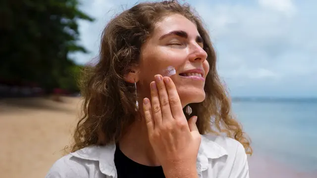 4. Gunakan Sunscreen Setiap Hari