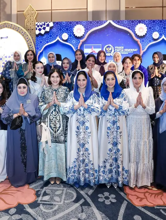 Bedanya, Aliyah Rajasa kenakan heels Amina Muaddi putih seharga Rp19 jutaan dan aksesori serba berlian [@annisayudhoyono]