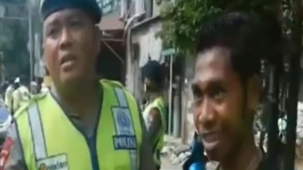 Beruntung ada seorang anggota Brimob membela pria tersebut yang ternyata merupakan seorang perantau.