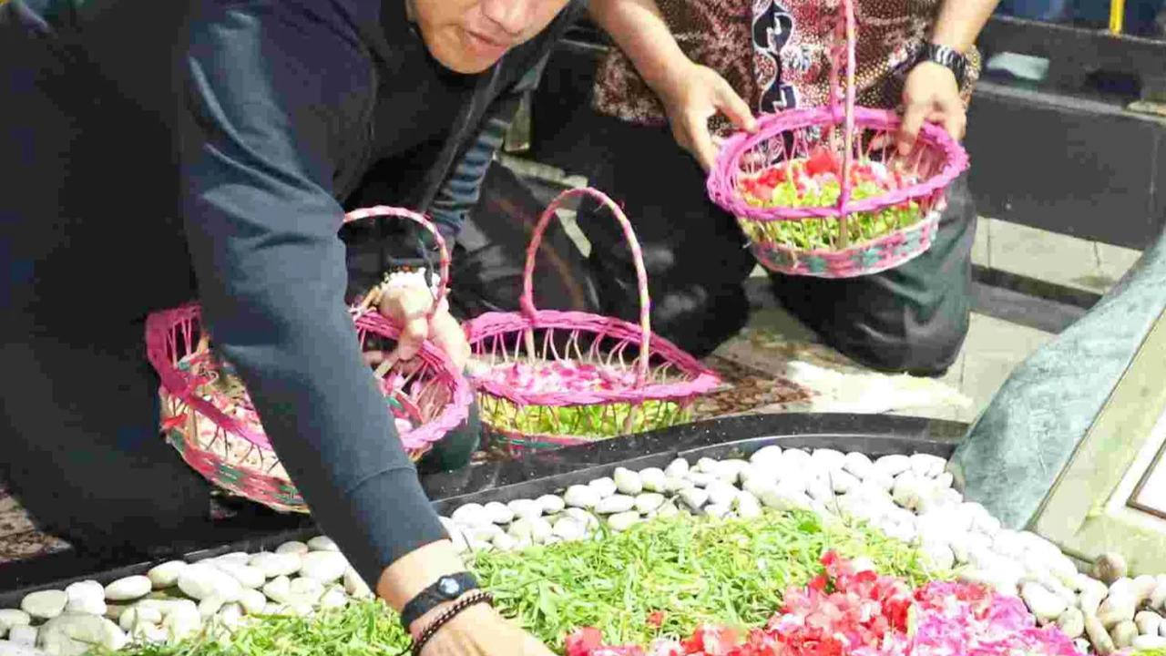 Ziarah Makam Gus Dur, Kaesang Napak Tilas Perjuangan dan Penguatan Kebhinekaan
