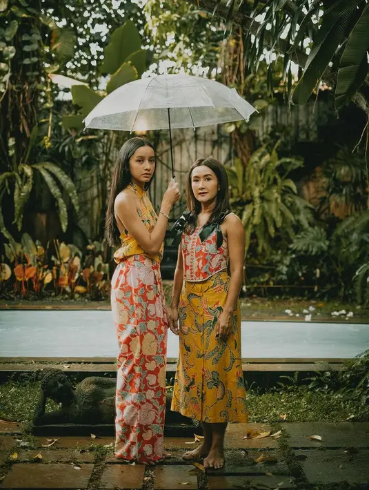 Widuri yang sudah berusia 13 tahun sudah membalap tinggi Widi Mulia. [IG/widimulia]