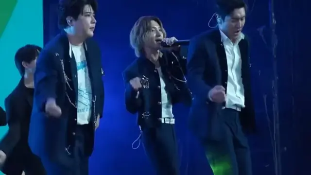 Luna Maya disalami Siwon Choi (YouTube/Luna Maya)