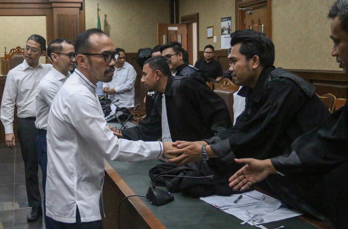 FOTO: Eks Dirut PT Pertamina Patra Niaga Divonis 9 Tahun Penjara dalam Kasus Korupsi Minyak Mentah PT Pertamina