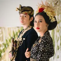Intip potret magis Angga Yunanda dan Shenina Cinnamon bak pasangan bangsawan Lombok di foto prewedding (@didietmaulana)