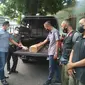 Barang bukti kayu jati hasil curian kakek di Tuban. (Ahmad Adirin/Liputan6.com)