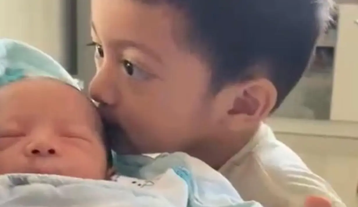 Kadek Devie (Instagram/dewayoga_07)