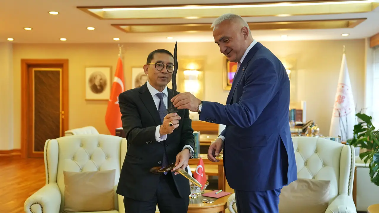 Menteri Kebudayaan RI, Fadli Zon Teken Kerja Sama dengan Menteri Kebudayaan dan Pariwisata Turki, Mehmet Nuri Ersoy