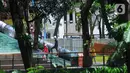 Warga mengunjungi Taman Eco Park Tebet, Jakarta, Sabtu (7/1/2023).  Perencanaan DKI Jakarta akan menargetkan kawasan  RTH  menjadi 664,01 kilometer persegi atau setara 30,92%  dengan menetapkan luas RTH minimal 30 persen dari luas seluruh kawasan perkotaan Jabodetabek, Puncak dan Cianjur . (merdeka.com/Imam Buhori)