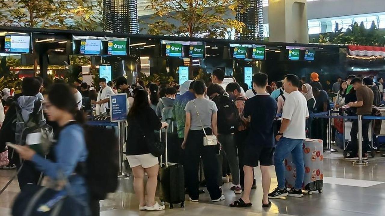 Penundaan Penerbangan Timur Tengah dari Bandara Soetta Akibat Penutupan Wilayah Udara