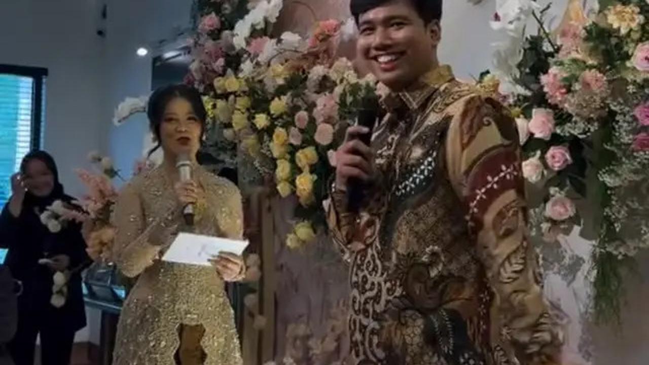 7 Potret Lamaran Frans Faisal dan Indah, Fuji dan Fadly Faisal Ikut Salting