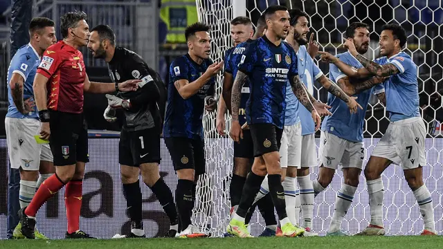 Selebrasi pemain Lazio saat gasak Inter Milan