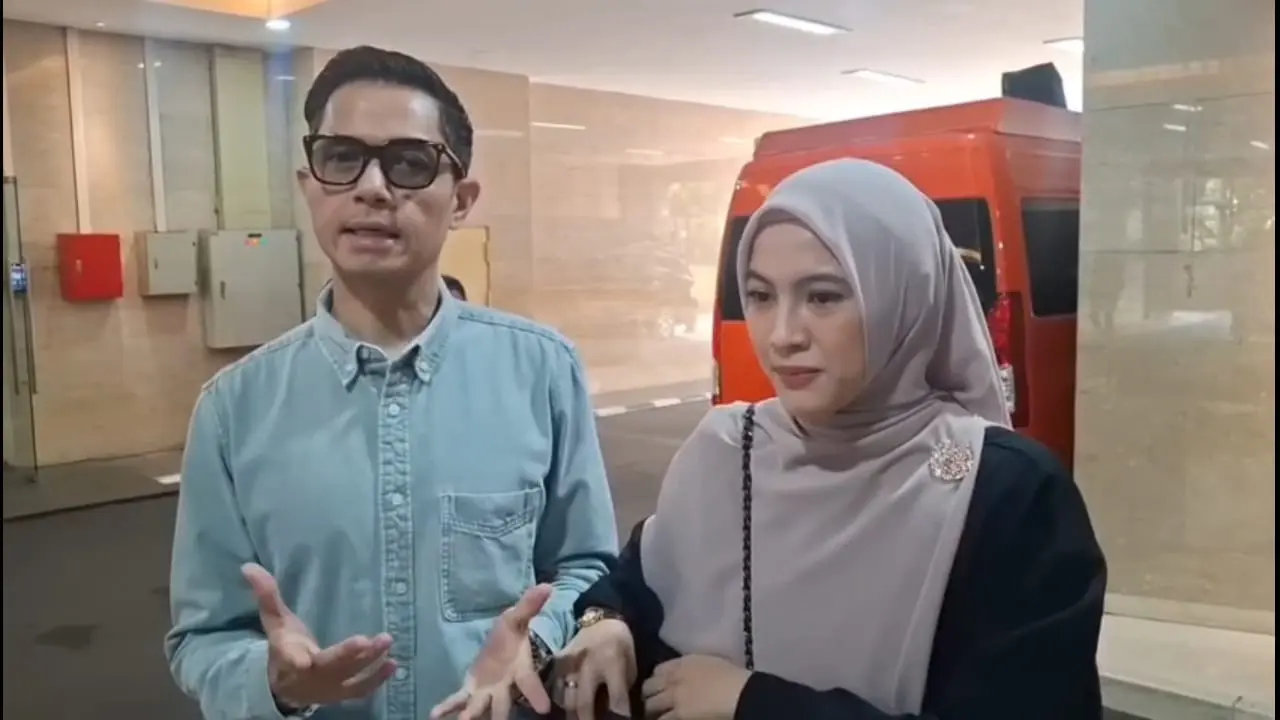 Dude Harlino dan Alyssa Soebandono