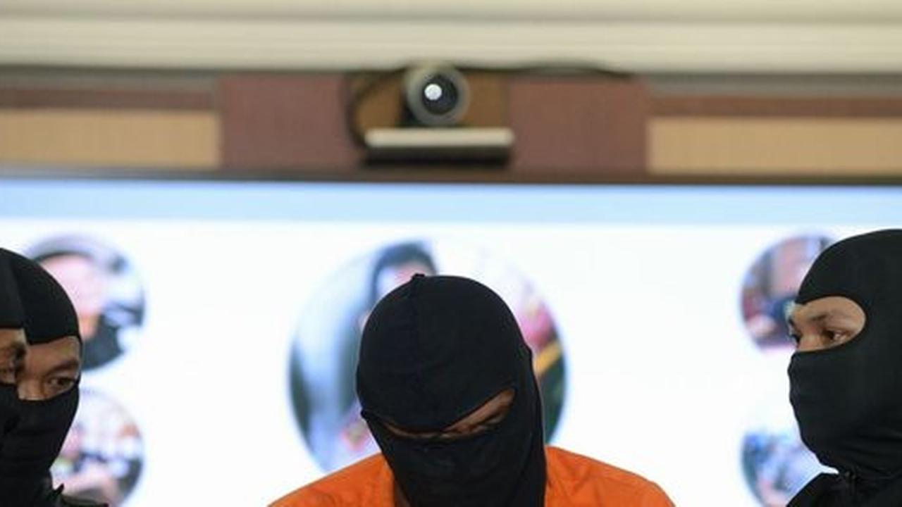 Kardus pembungkus mayat Neng