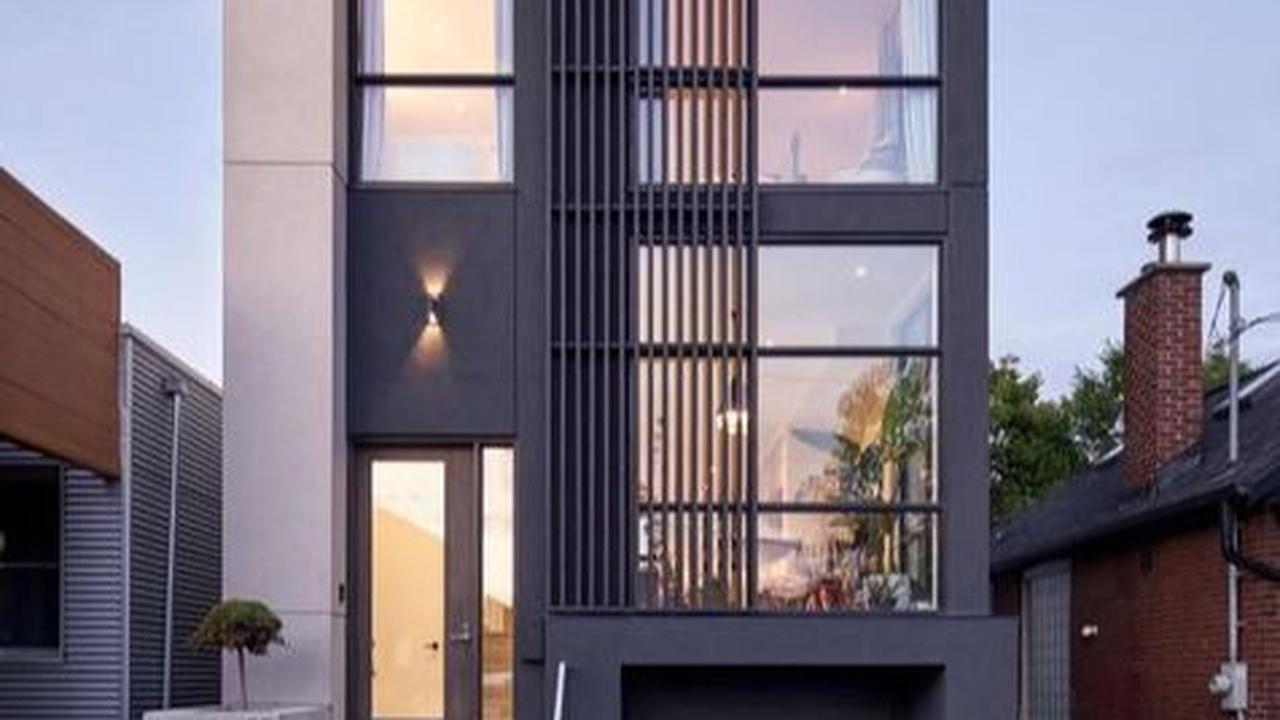 Rumah Minimalis 2 Lantai Type 36 Pojok Serba Hitam