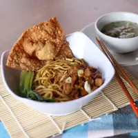 Ilustrasi mie ayam./Copyright shutterstock.com/g/febjarmico