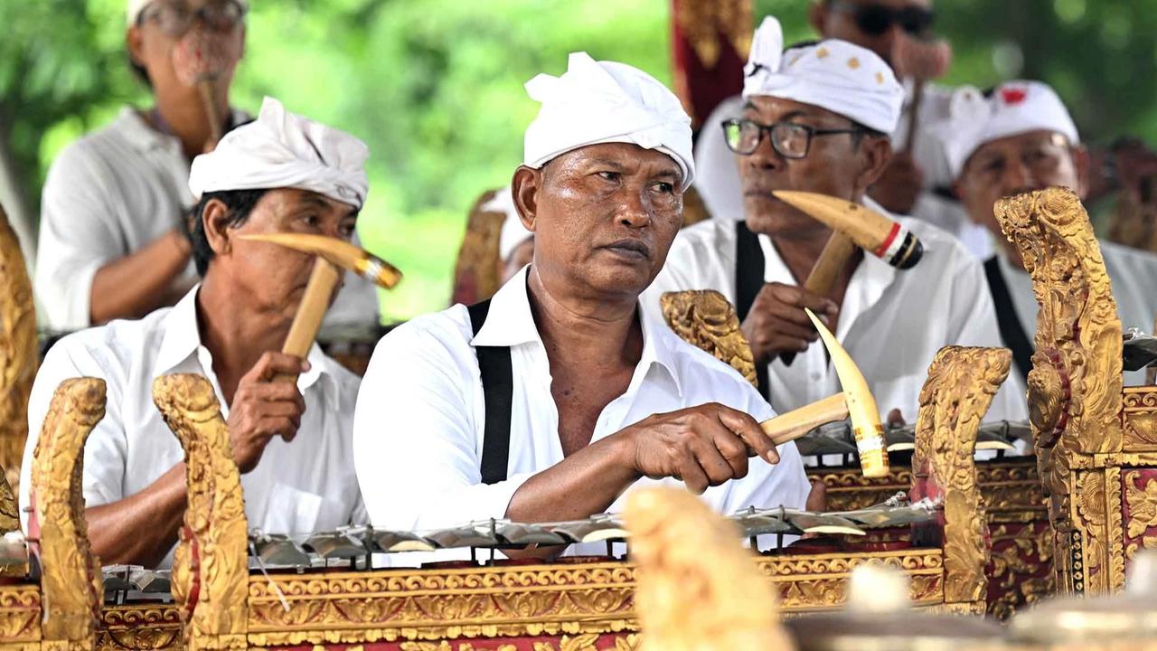 FOTO: Suasana Khidmat Hari Kuningan di Pulau Serangan Bali