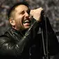 Menurut Trent Reznor, banyak musisi masa kini yang hanya berfokus mengumpulkan review positif ketimbang berekspresi secara kreatif.